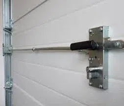 Golden Locksmith Services Pompano Beach, FL 954-283-5224 - 9-Garage-Door-Locks